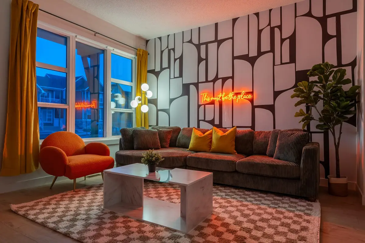 Luxury 3BR Home | Near Airport | 1.5h to Banff — managed by Luxora