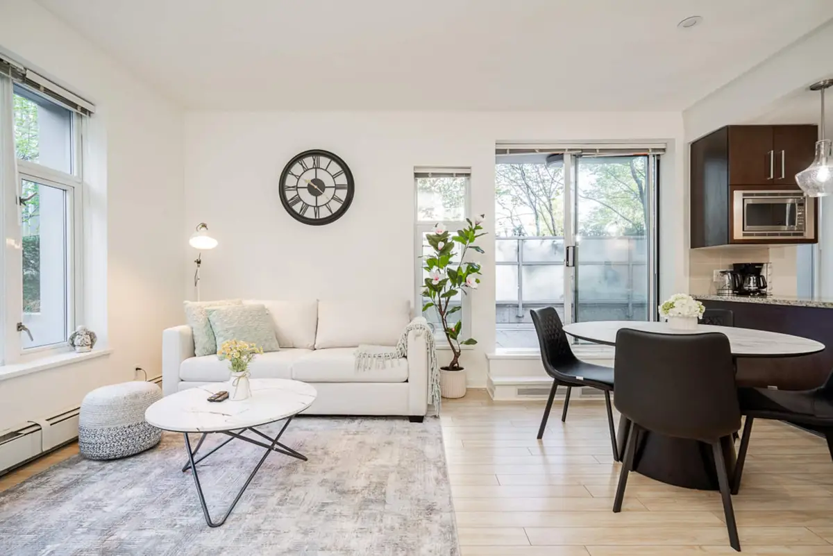 Modern 3BR | 4 Beds | Prime Downtown Spot — managed by Luxora